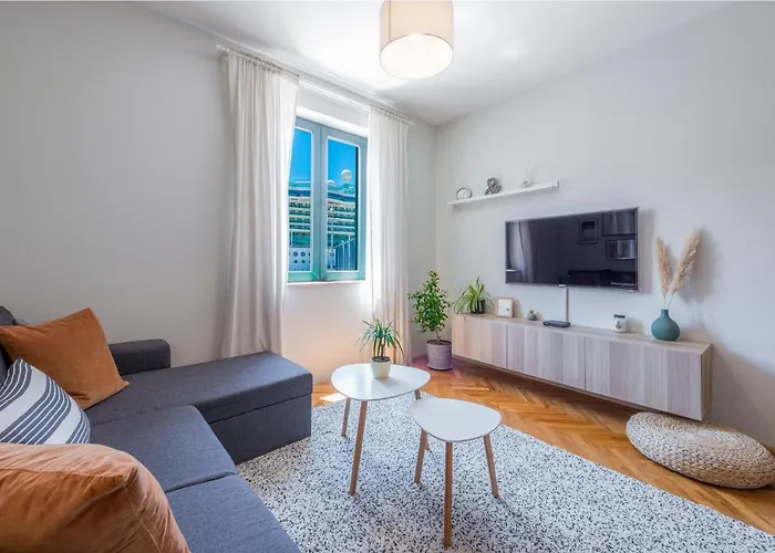 51 Street Apartment