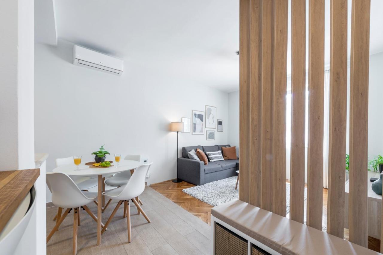 51 Street Apartament *
